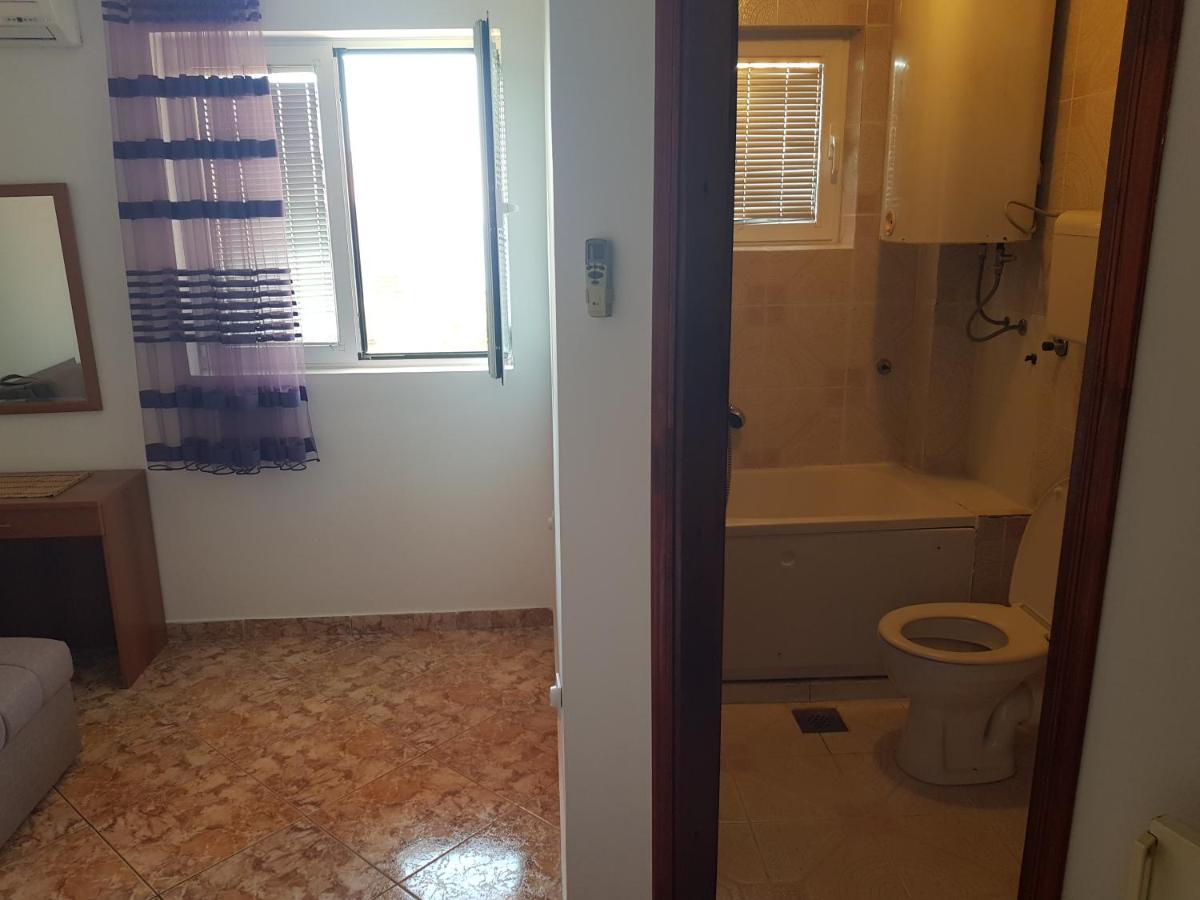 Apartments Drobni Pijesak Petrovac Bilik gambar