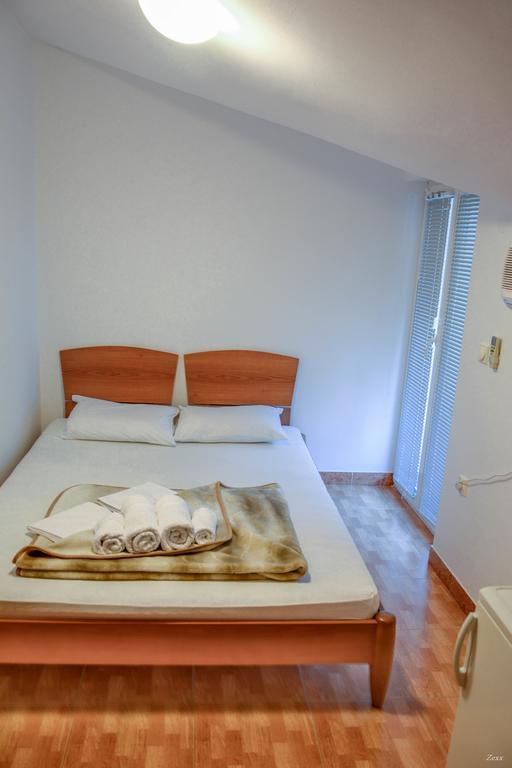 Apartments Drobni Pijesak Petrovac Luaran gambar