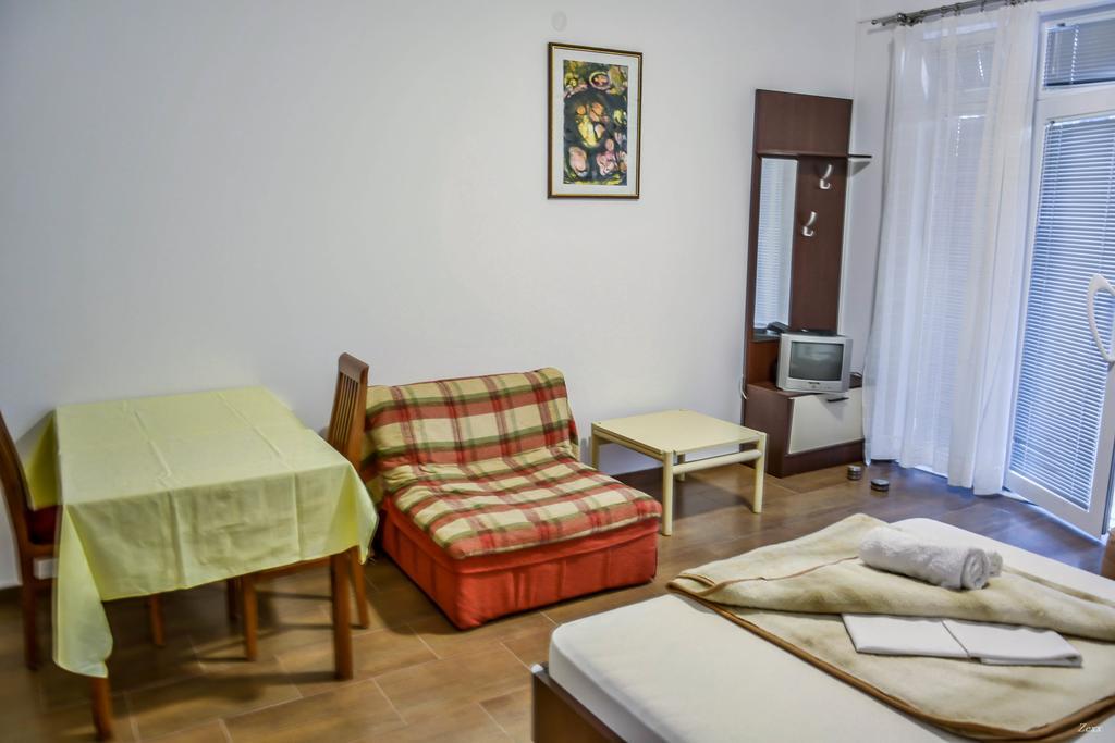Apartments Drobni Pijesak Petrovac Luaran gambar