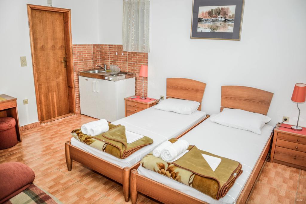 Apartments Drobni Pijesak Petrovac Luaran gambar