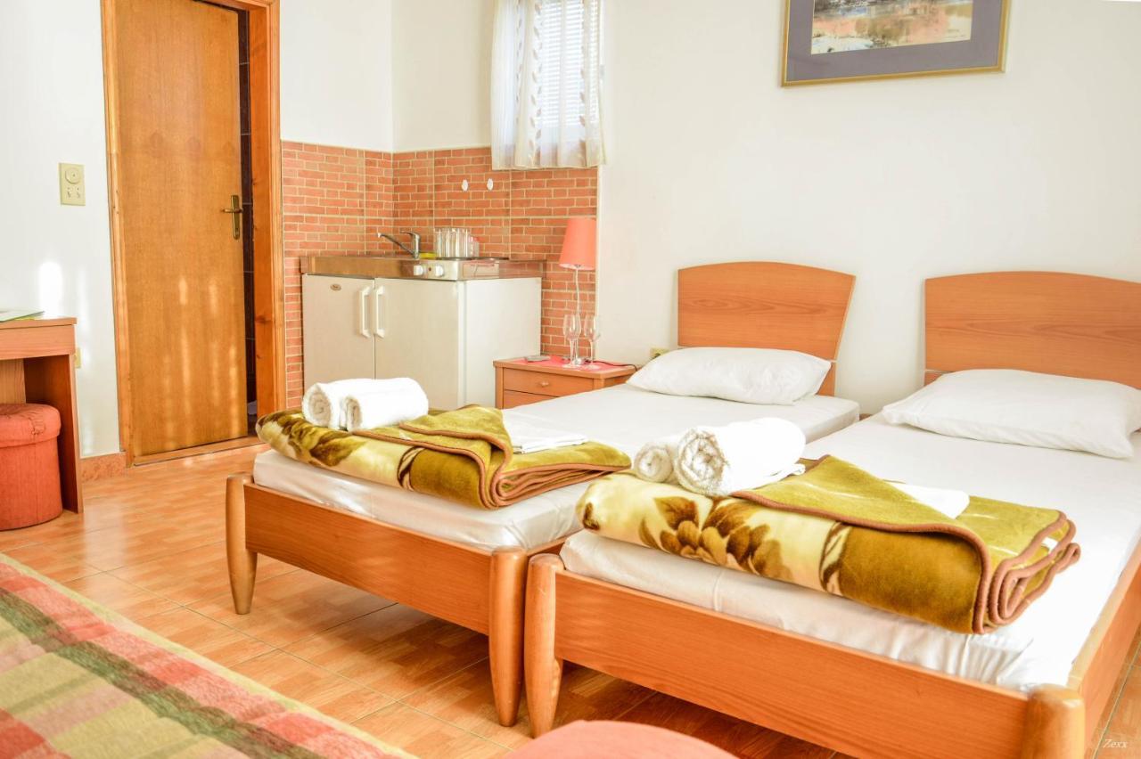 Apartments Drobni Pijesak Petrovac Luaran gambar